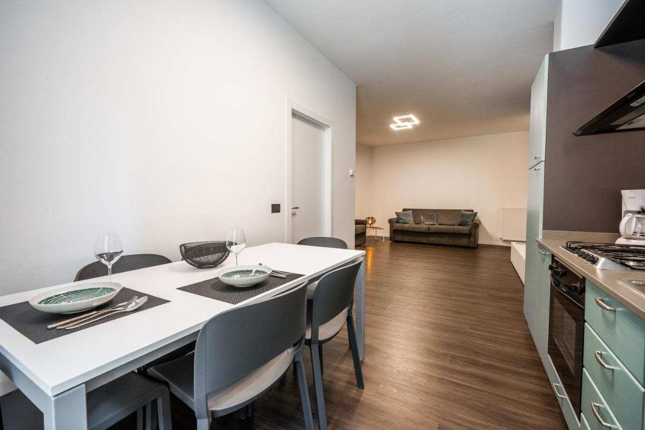 Appartamenti Vasco Renna Surf Center Torbole Sul Garda Exterior foto