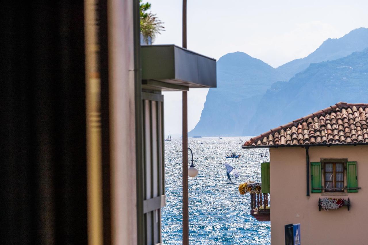 Appartamenti Vasco Renna Surf Center Torbole Sul Garda Exterior foto
